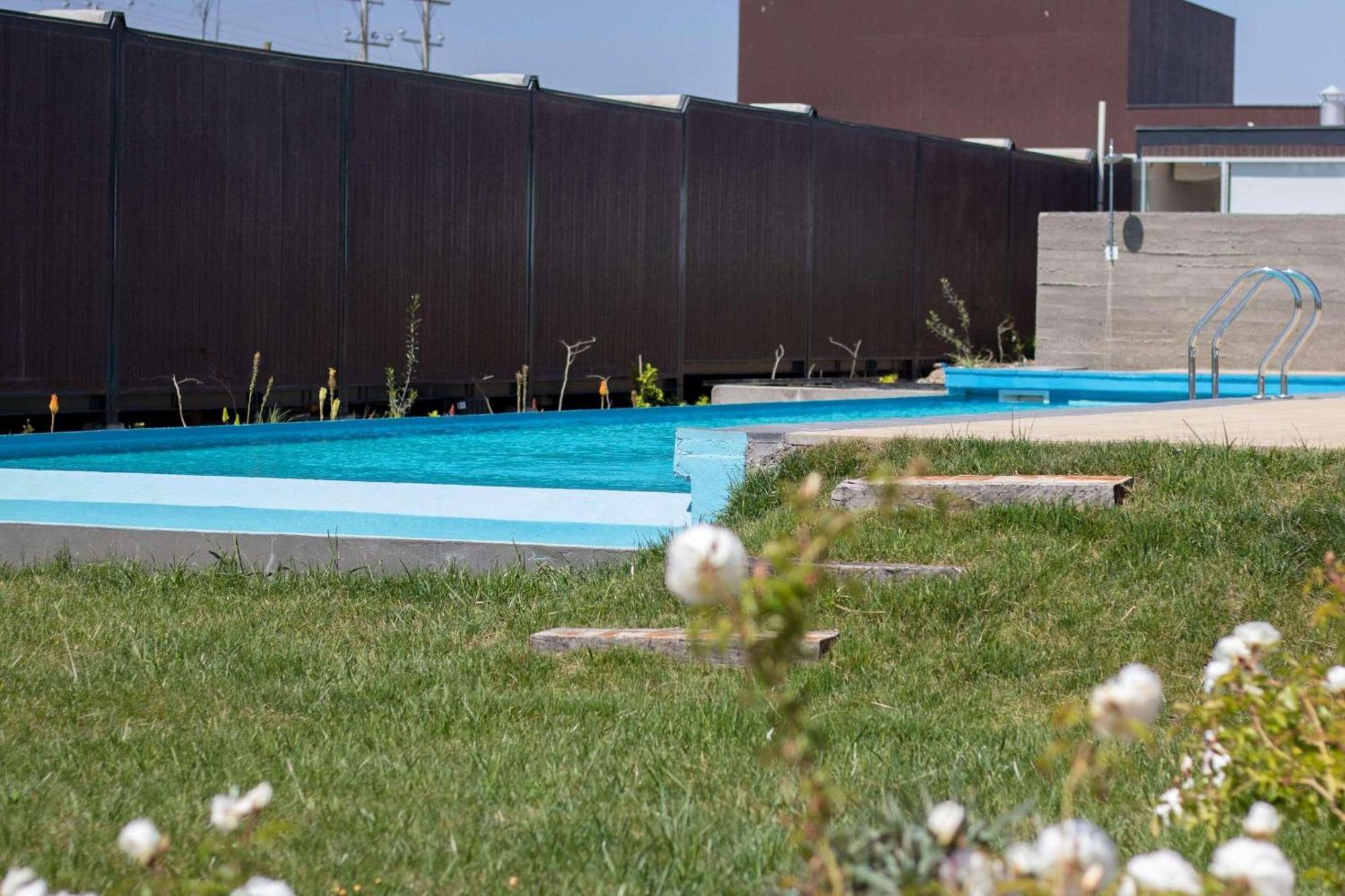 Park Inn By Radisson Los Olivos De バジェナール エクステリア 写真