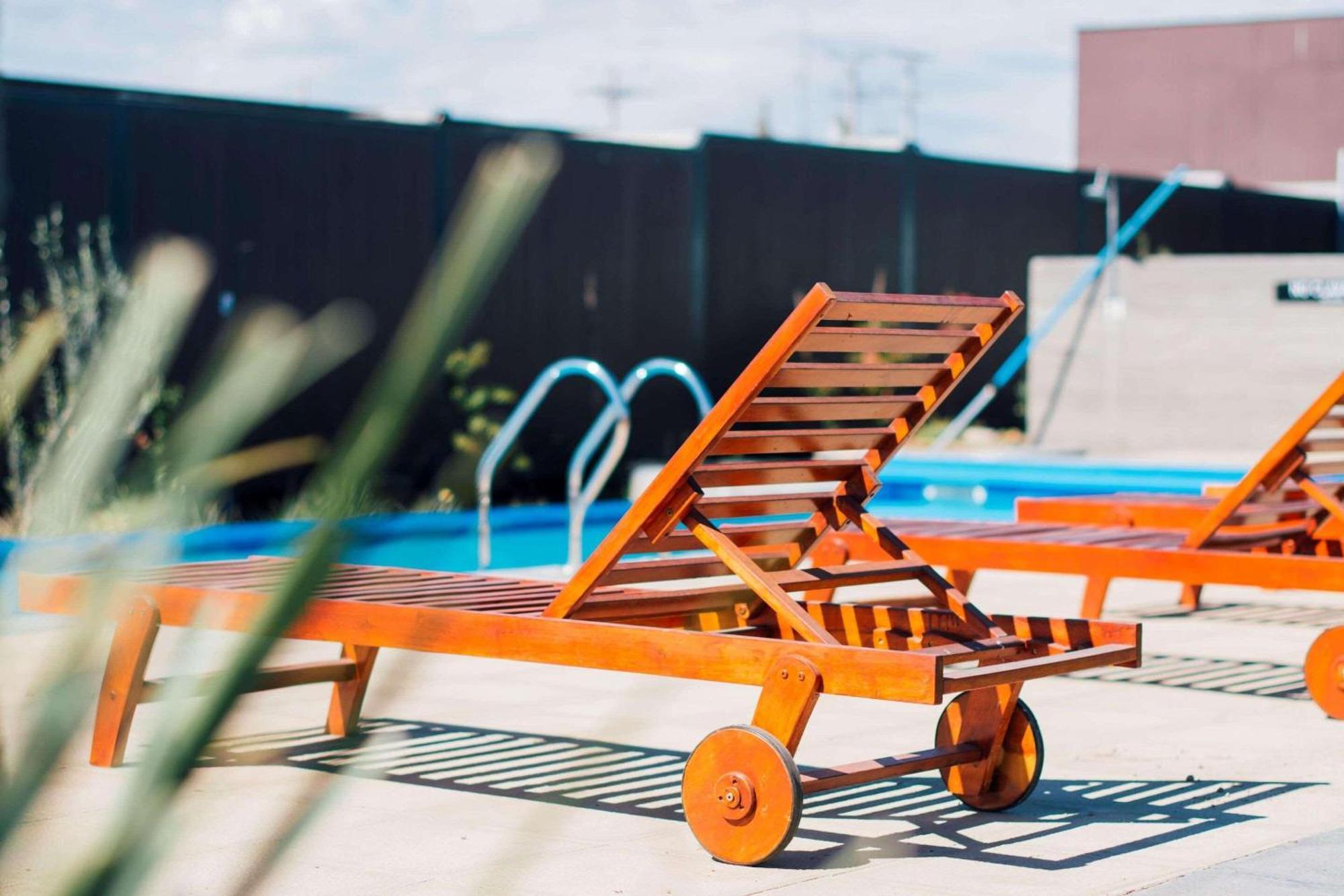 Park Inn By Radisson Los Olivos De バジェナール エクステリア 写真