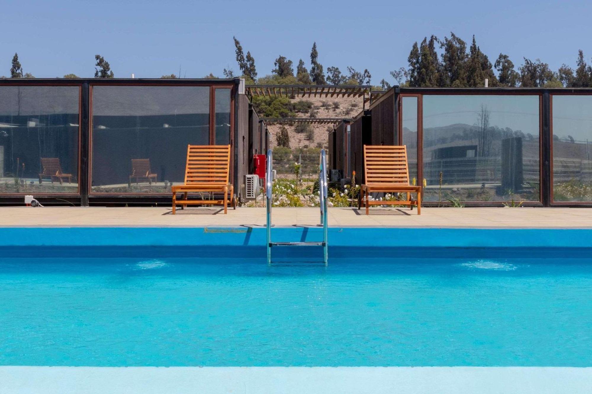 Park Inn By Radisson Los Olivos De バジェナール エクステリア 写真