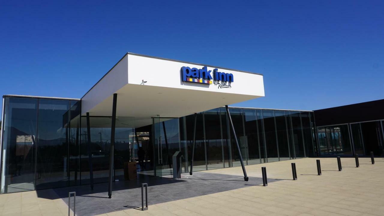 Park Inn By Radisson Los Olivos De バジェナール エクステリア 写真