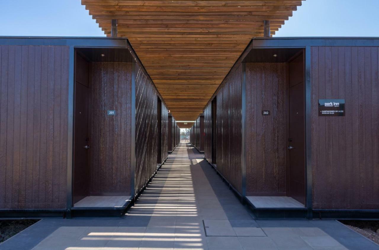 Park Inn By Radisson Los Olivos De バジェナール エクステリア 写真