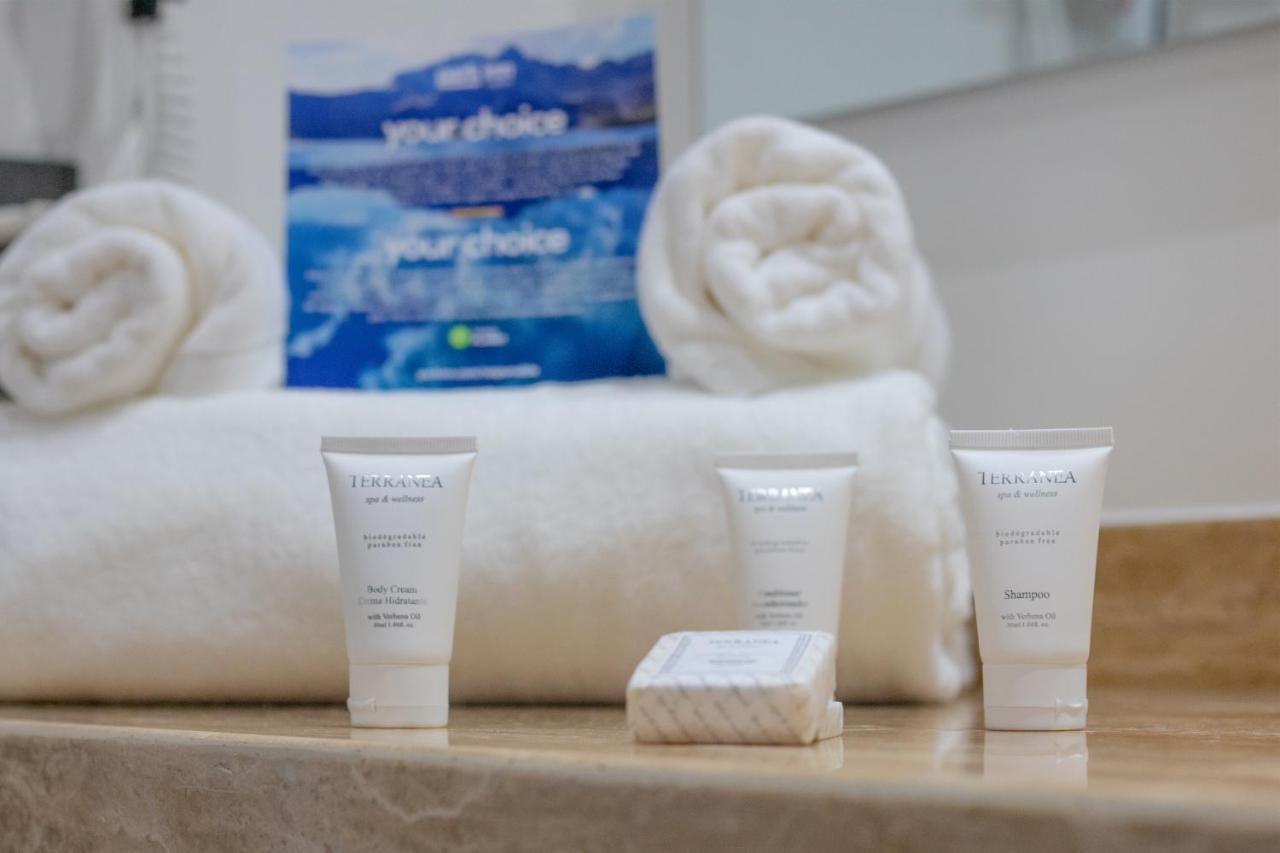 Park Inn By Radisson Los Olivos De バジェナール エクステリア 写真