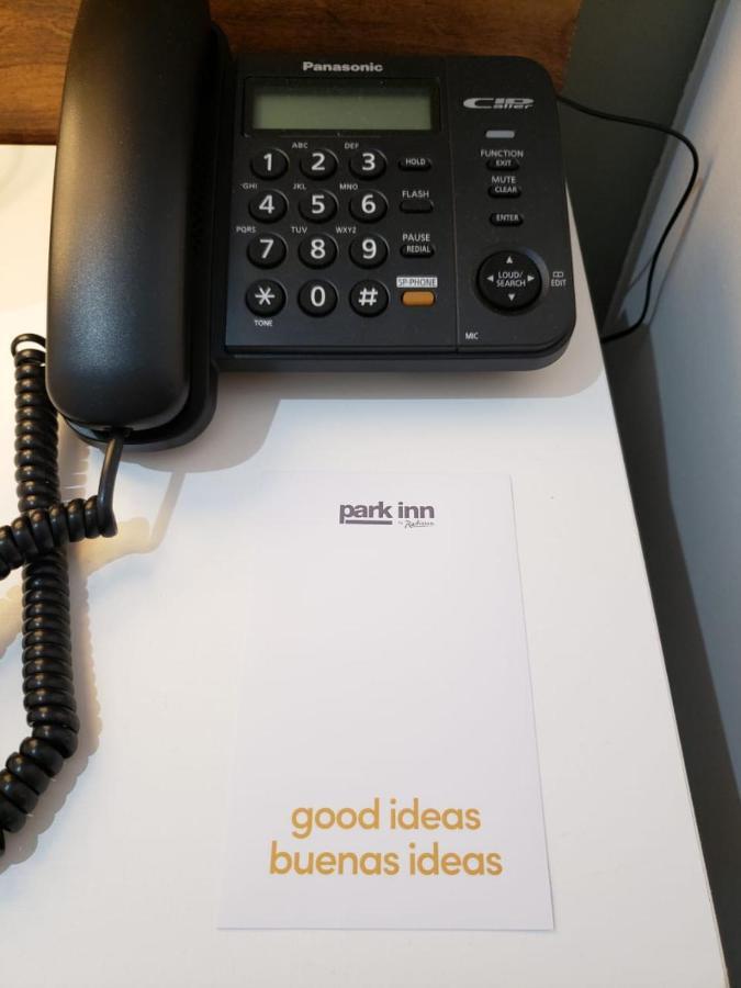 Park Inn By Radisson Los Olivos De バジェナール エクステリア 写真