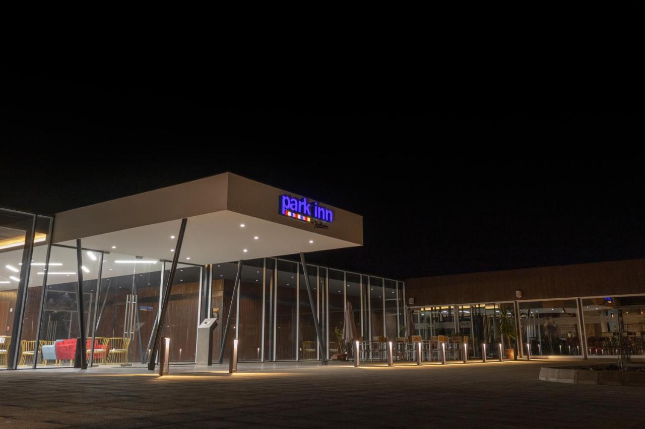 Park Inn By Radisson Los Olivos De バジェナール エクステリア 写真